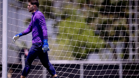 Felipe Longo sente desconforto e é mais uma baixa do Corinthians para encarar o Cruzeiro; veja lista