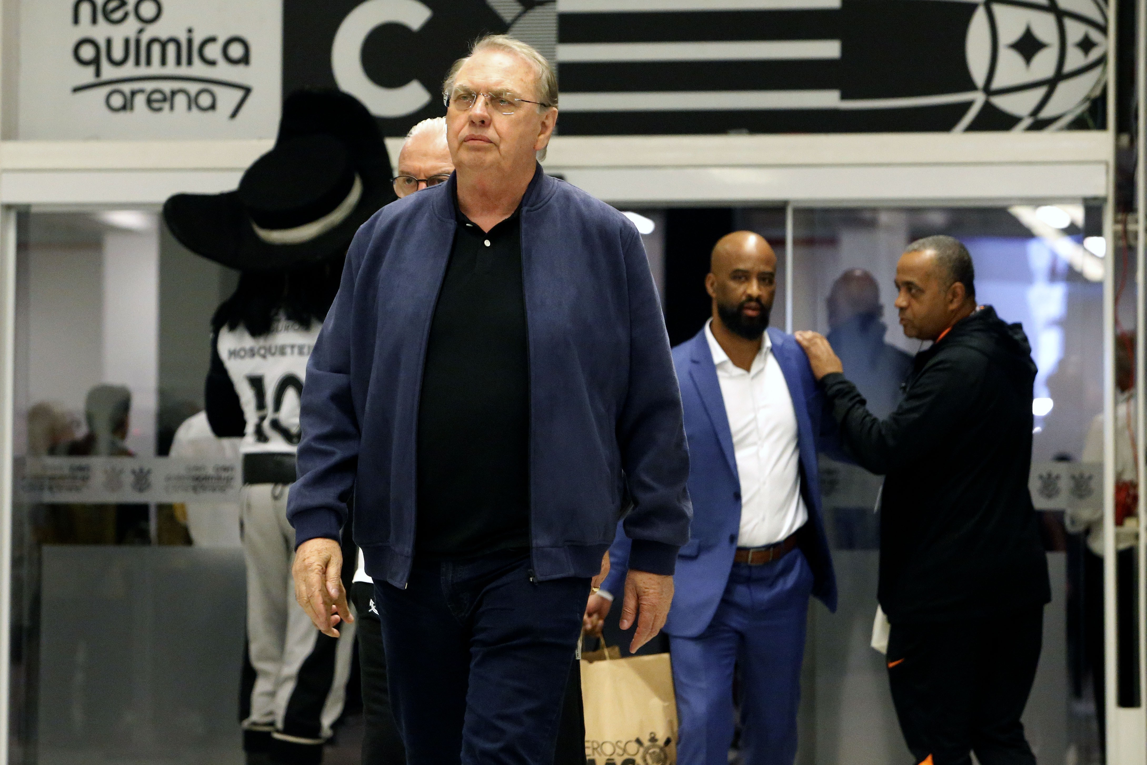 Corinthians avalia empréstimo decisivo para contornar transfer ban e reforçar elenco em crise