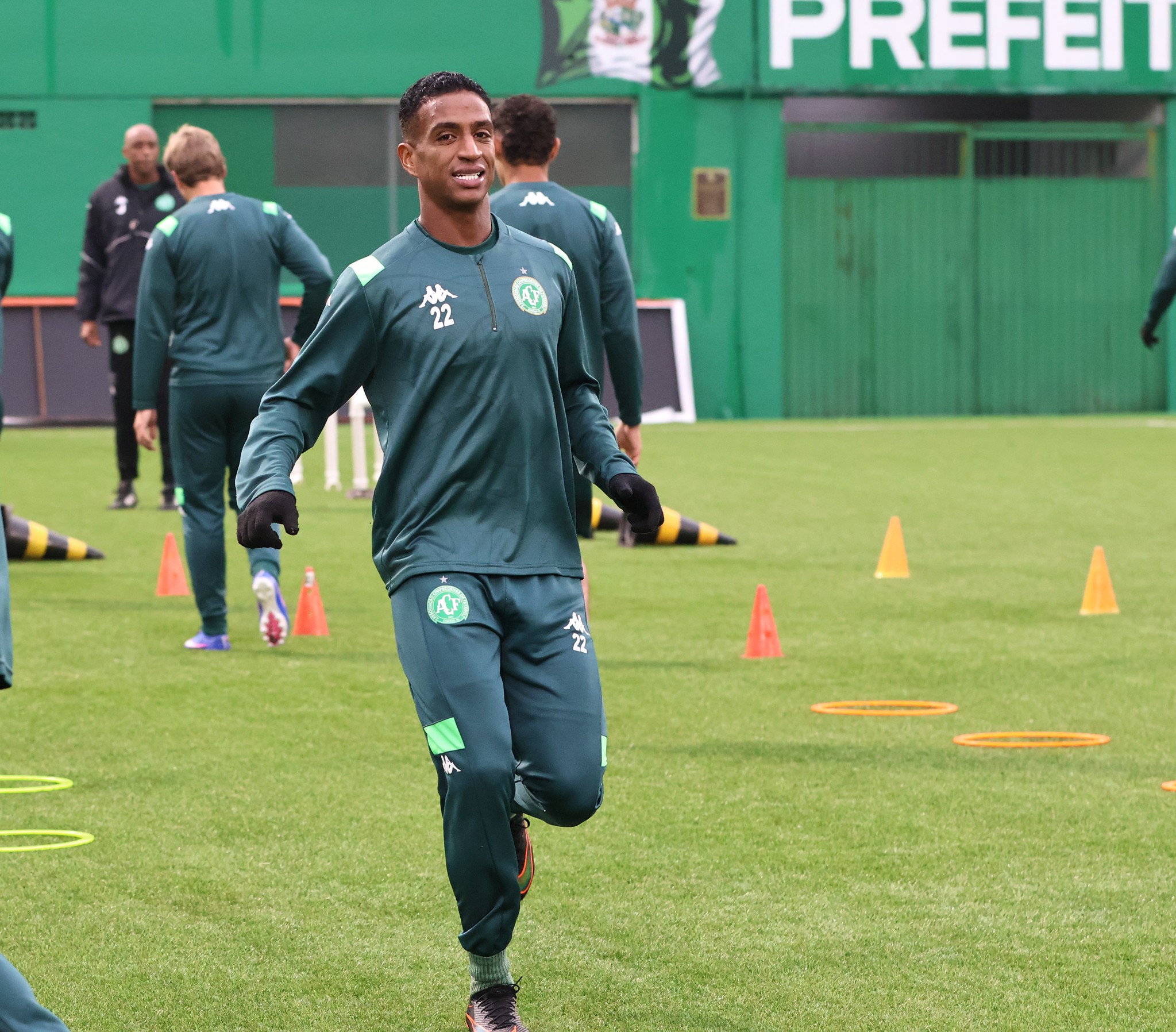 Reforço da Chapecoense sofre lesão antes de estrear pelo clube