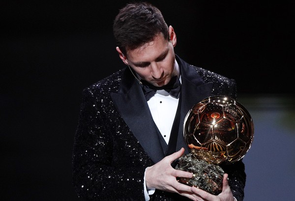 Messi diz que não pensa na Bola de Ouro após indicação pela Uefa