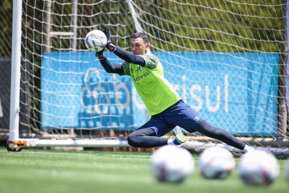 Marchesín em treino do Grêmio — Foto: Lucas Uebel/Grêmio