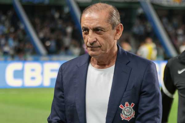 Corinthians Concentra Esforços no Brasileiro e Destaca Desempenho de Hugo