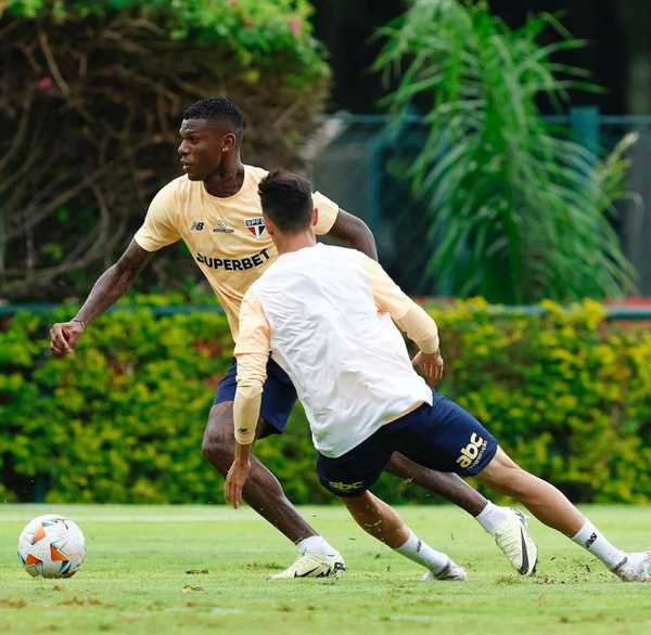 Retornos de Bobadilla e Arboleda reforçam São Paulo no CT para treinamento.