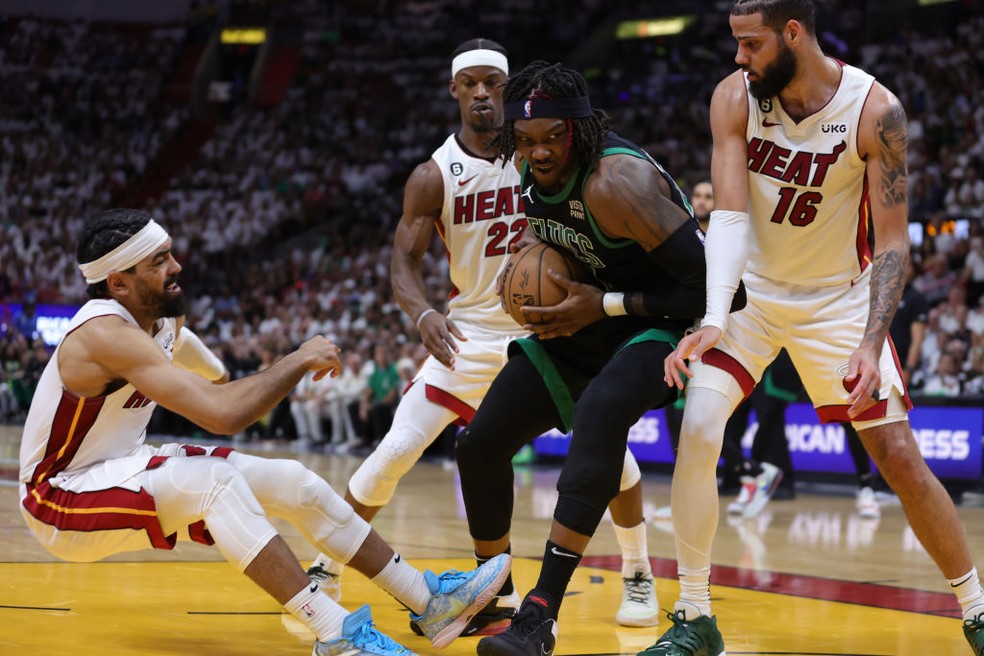 Heat atropela Celtics em casa e fica a uma vitória das finais da NBA