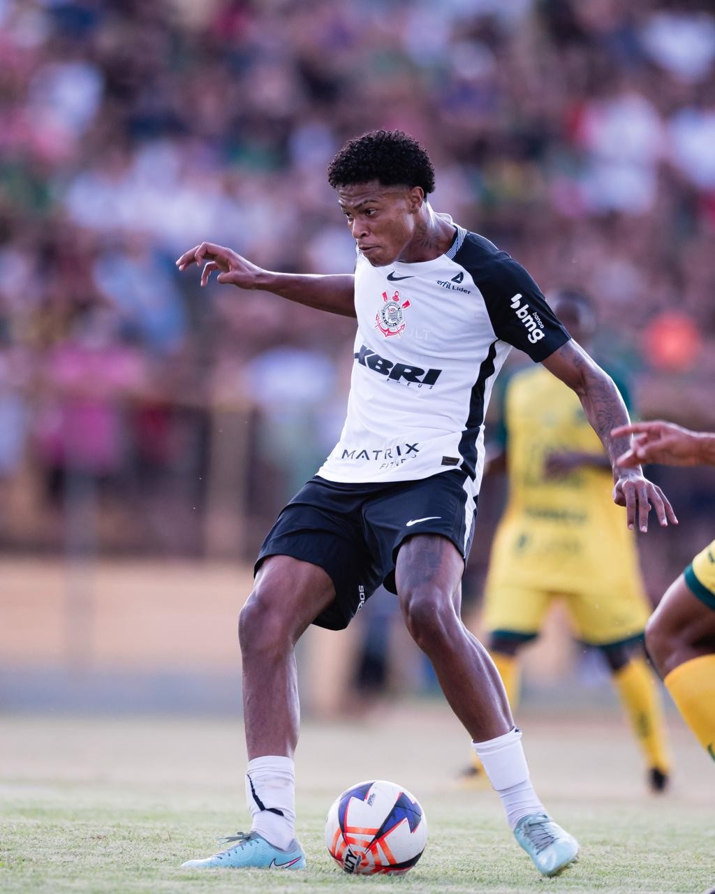 Corinthians acerta empréstimo do atacante Favela a clube de Malta