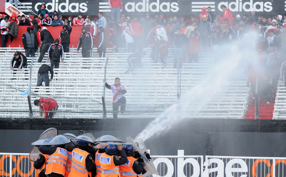 Em que ano o River Plate foi rebaixado?