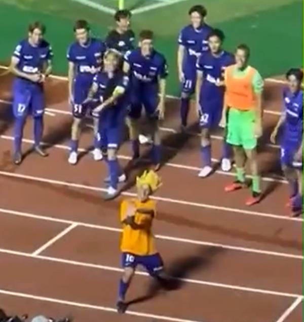 マルコス・ジュニアがデビュー戦で輝き、日本ではドラゴンボールの衣装を着た | 日本のサッカー