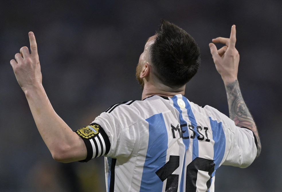 Messi comemora seu gol pela Argentina contra Curaçao — Foto: Juan Mabromata/AFP