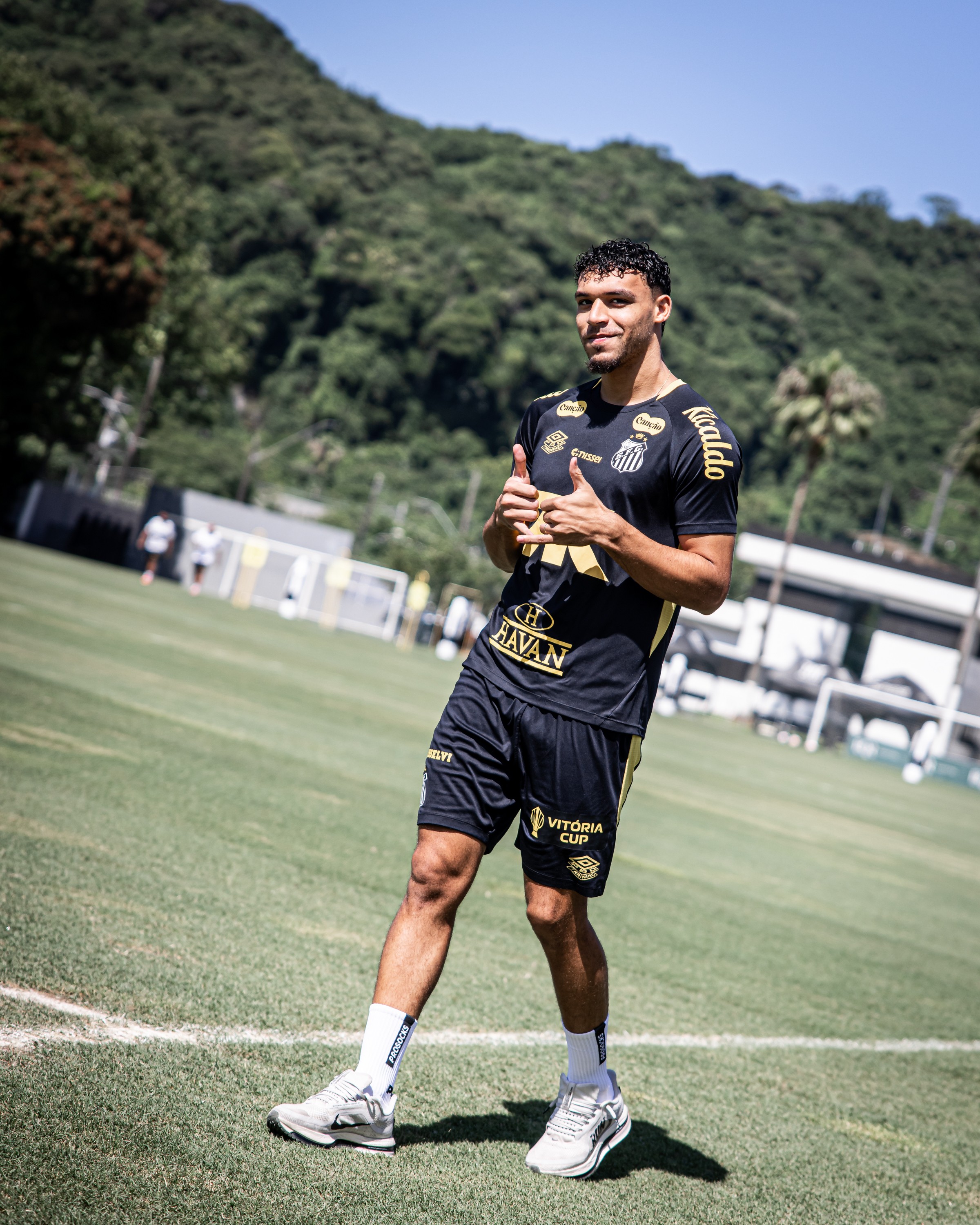 Santos monitora negócio entre Flamengo e Atlético-MG por Victor Hugo | Ge