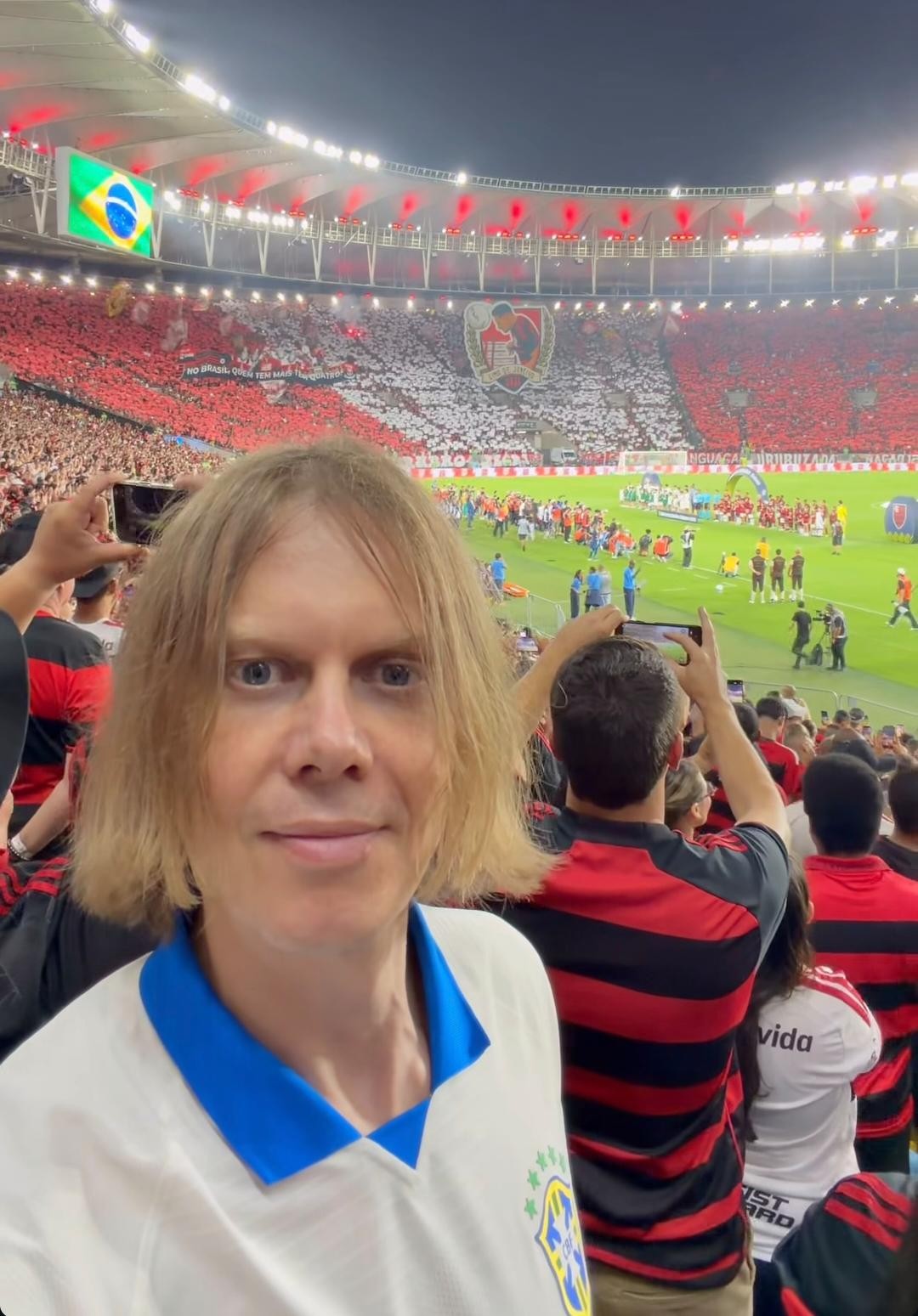 Lembra dele? Torcedor meme da Copa 2018 estreia no Maracanã no Flamengo x Palmeiras e promete não voltar