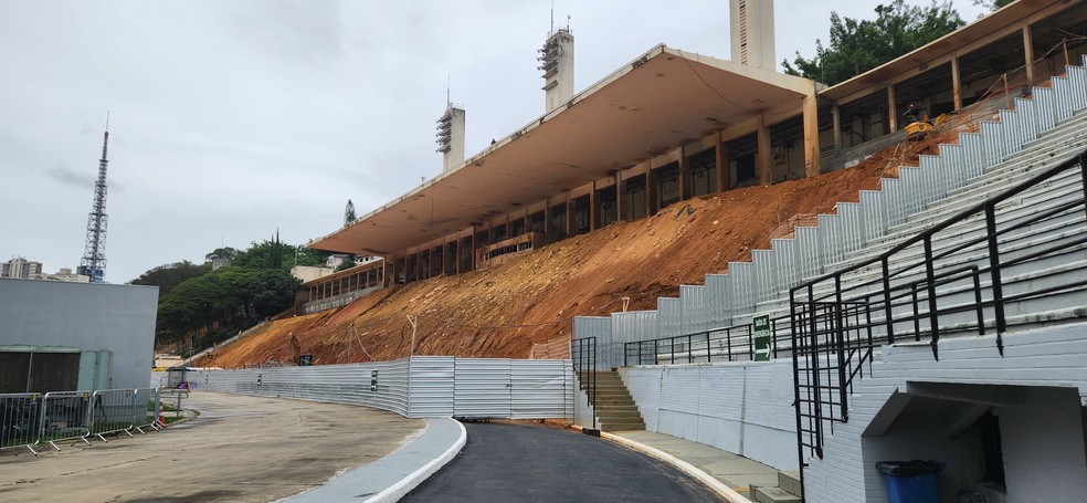Obras no Pacaembu em junho de 2023 — Foto: Marcel Merguizo 