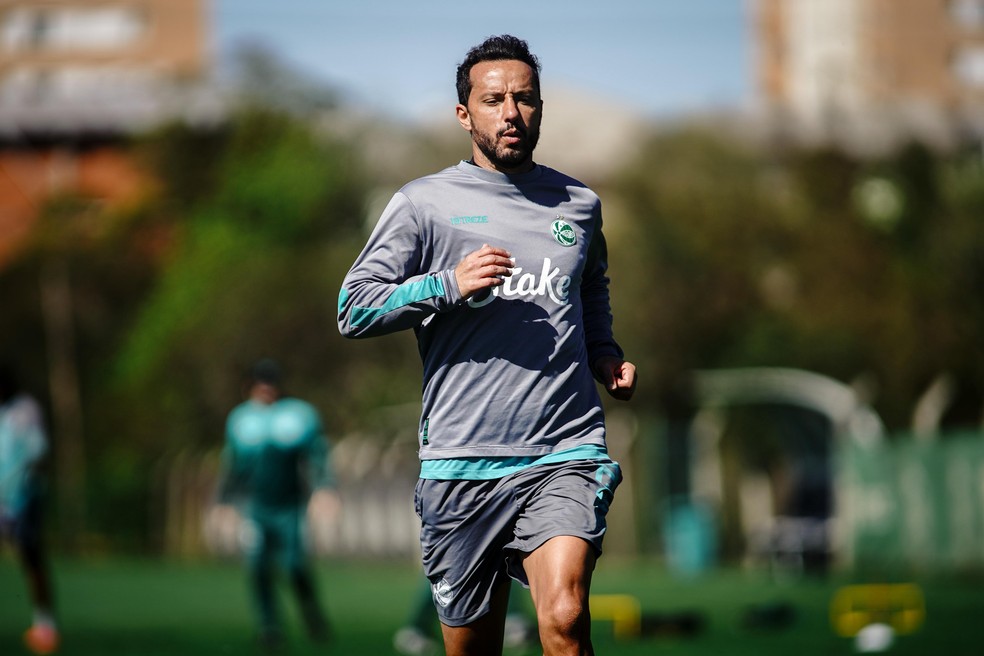 Nenê conta bastidores de relação com Ancelotti e analisa duelo do Juventude contra o Flamengo