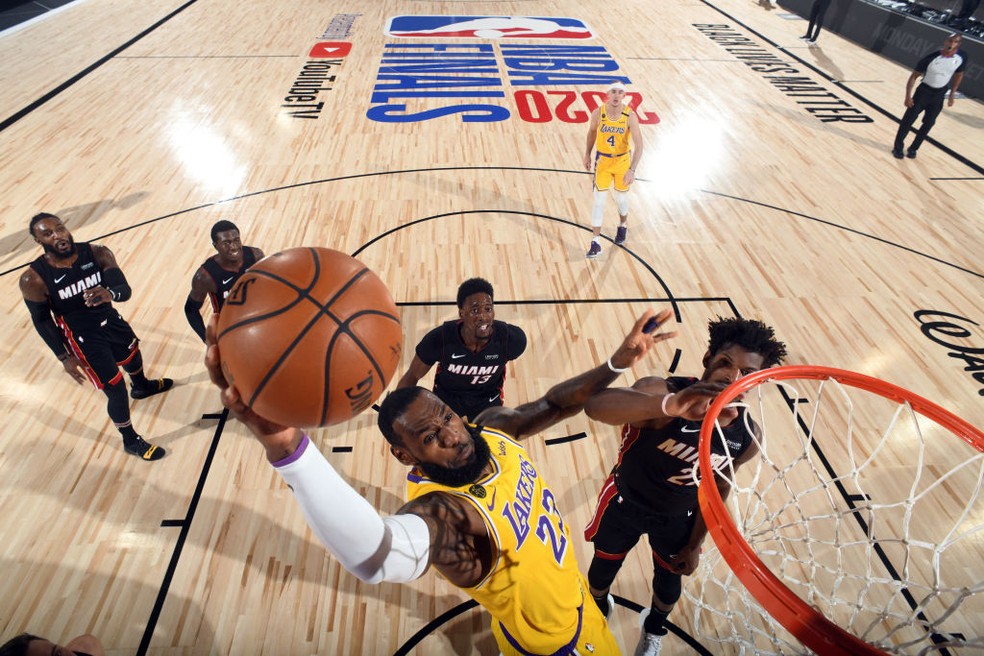 Heats x lakers deals
