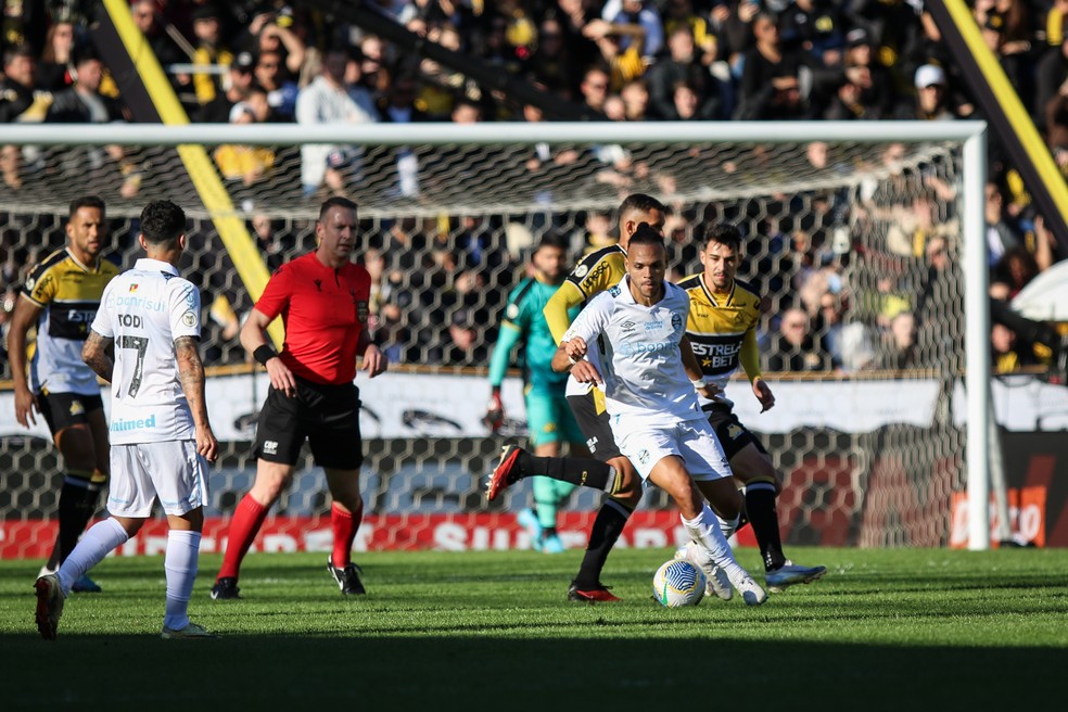 Grêmio x Criciúma — Foto: Leonardo Hübbe/AGIF