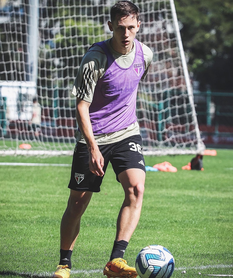 Patryck em treino do São Paulo — Foto: Divulgação