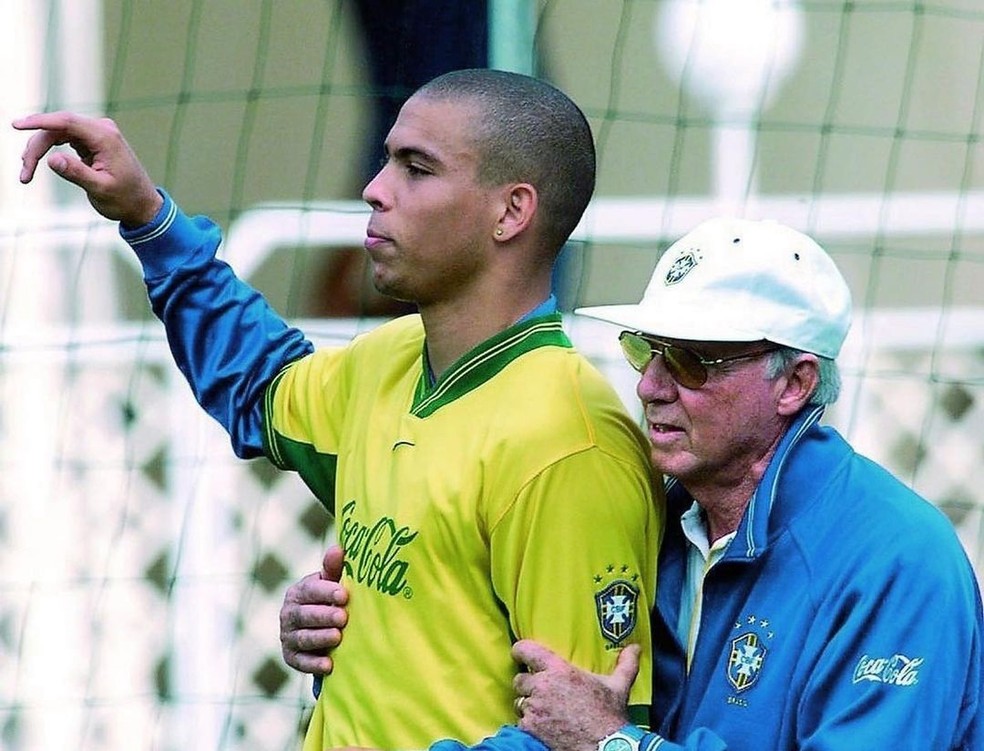 Ronaldo e Zagallo, durante treino da seleção brasileira — Foto: Reprodução/Instagram