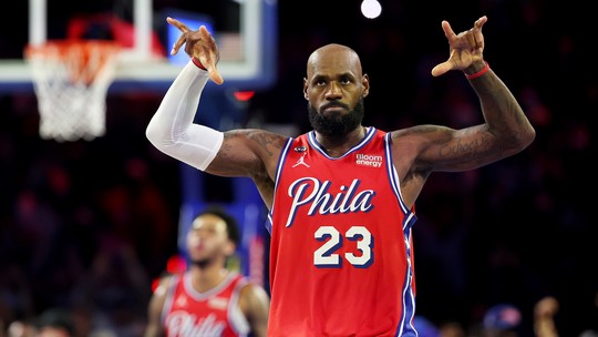 LeBron James tem primeiro jogo de 20 pontos pelos Sixers em vitória sobre os Knicks