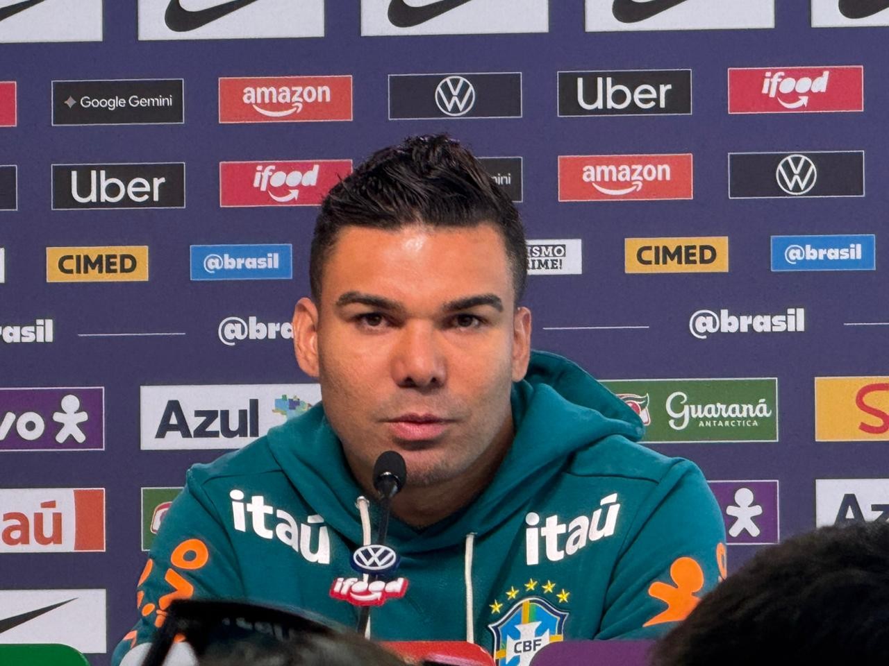 Casemiro diz que repercussão de declaração sobre Endrick o incomodou: "Apenas fui protegê-lo"