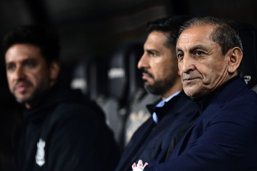 Ramón Díaz, técnico do Corinthians, no jogo contra o Grêmio — Foto: Marcos Ribolli