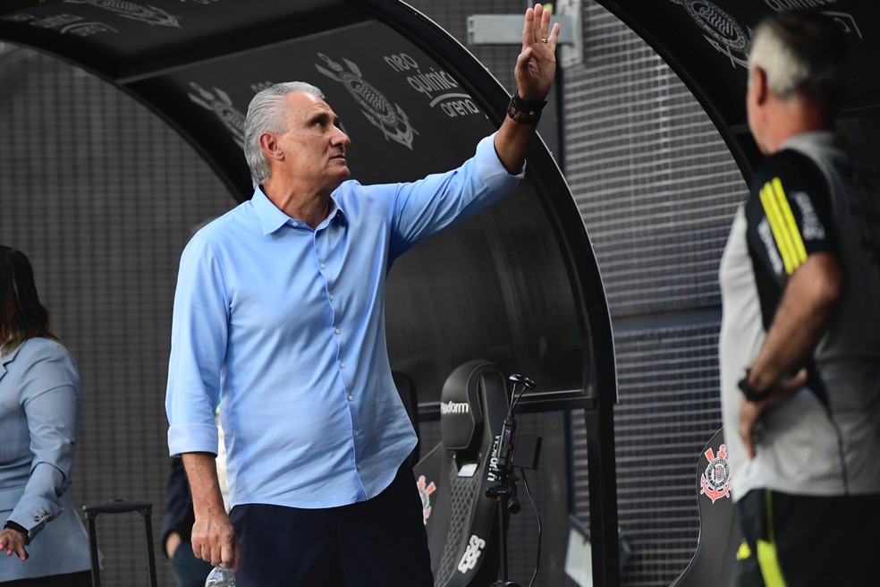 Tite em Corinthians x Flamengo na Neo Química Arena — Foto: Marcos Ribolli