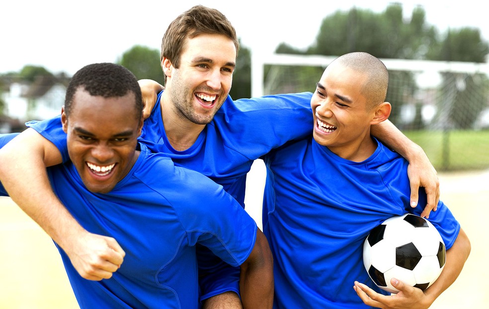 Usipa - Aquele jogo informal com os amigos e os treinos de alto rendimento  oferecem diferentes benefícios para a sua saúde. Você sabe como o Futebol  pode melhorar sua saúde e bem-estar?