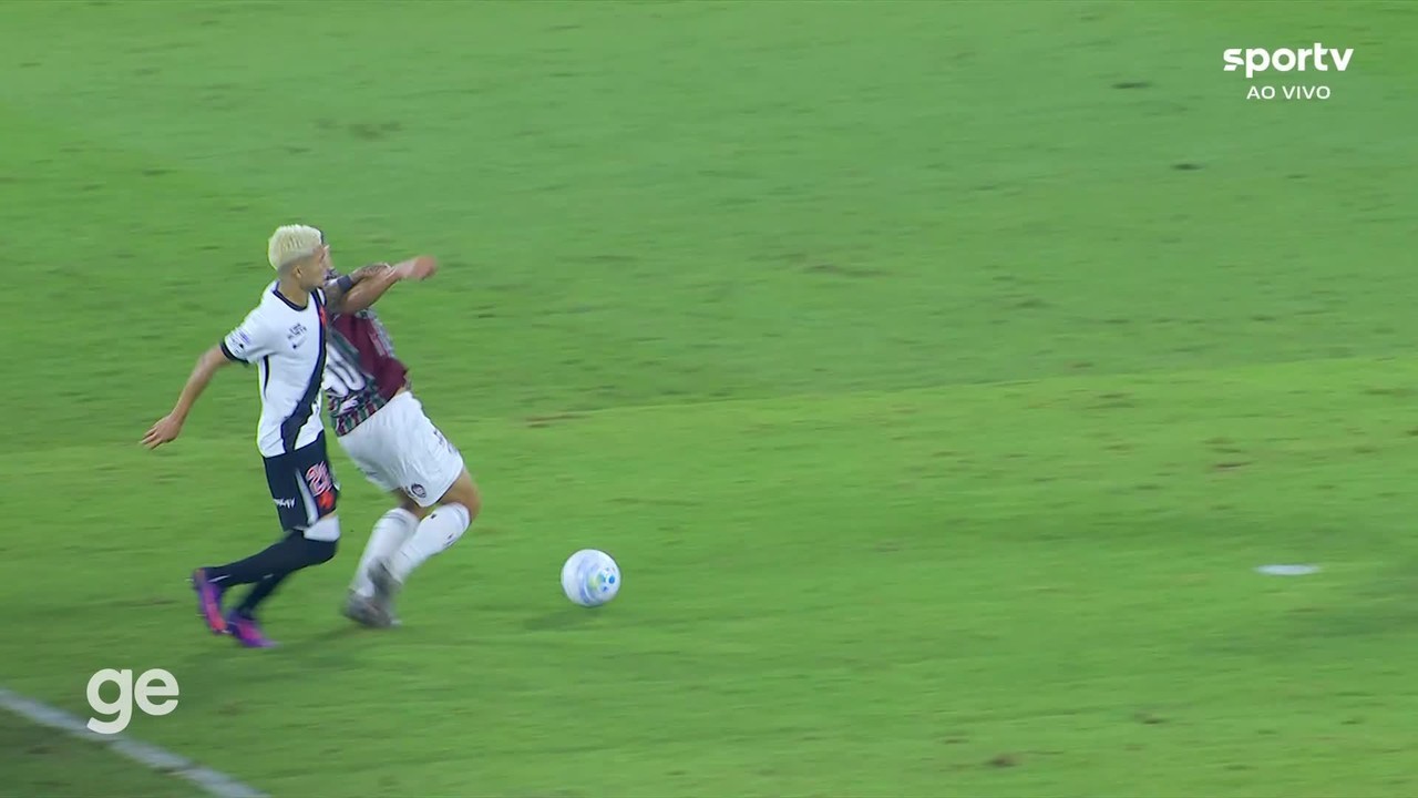 PC Oliveira aponta pênalti não marcado e possível expulsão em Fluminense x Vasco