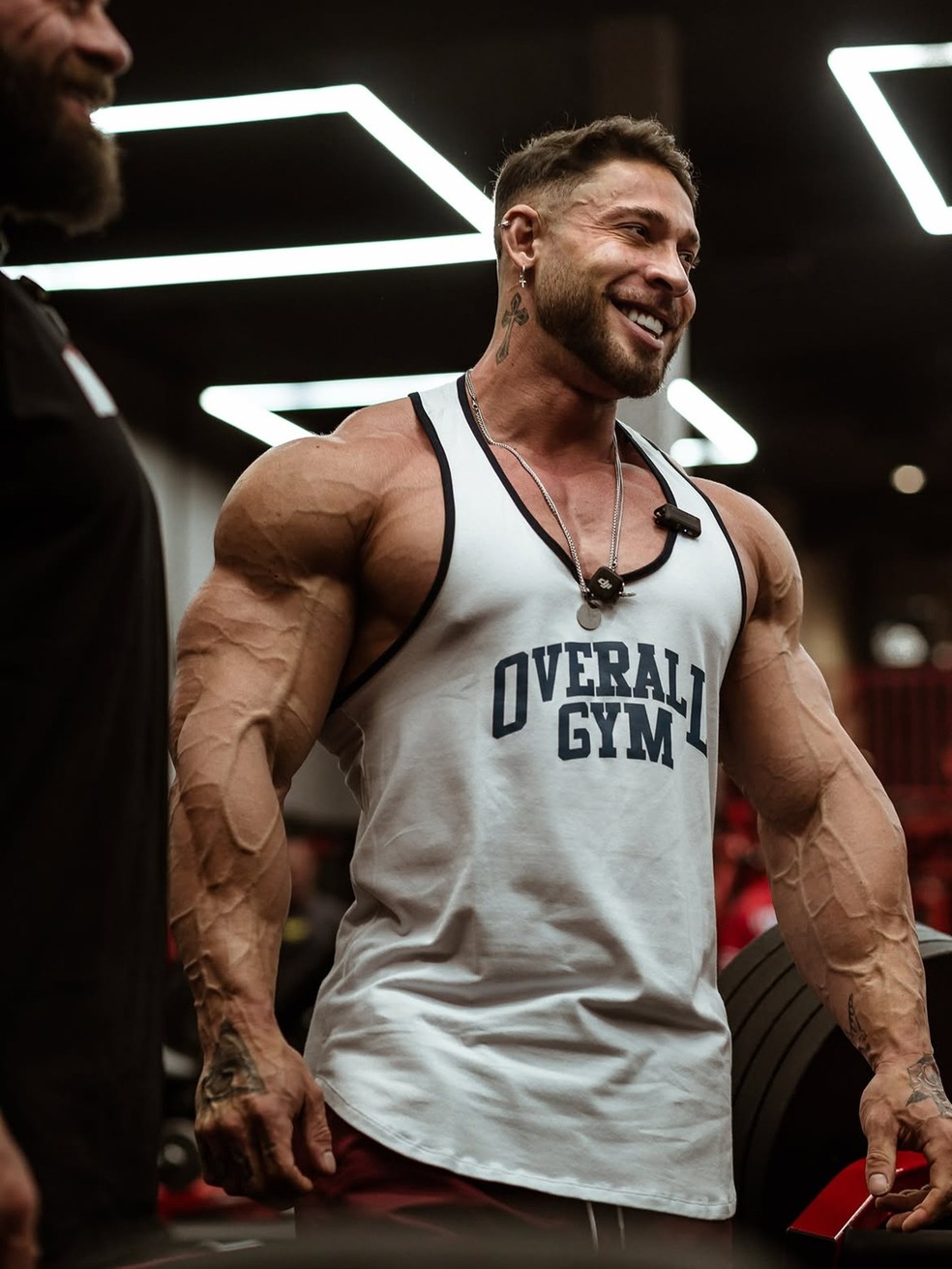Ramon Dino e o treinador Fabricio Pacholok em treino para guest posing no Musclecontest Brazil, em Curitiba — Foto: Reprodução/Instagram/jam_milinhares
