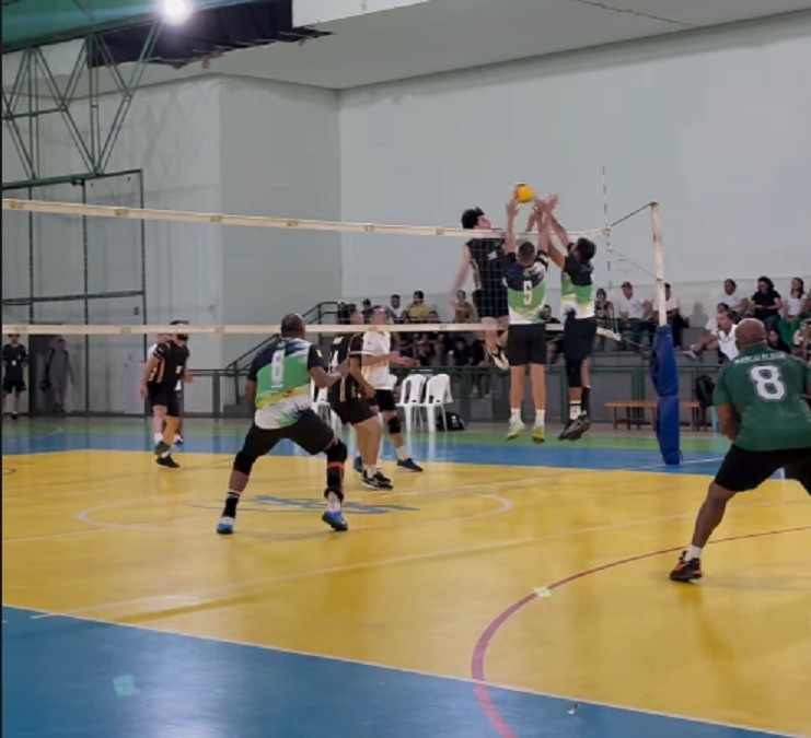 MM-AC faz dobradinha na abertura dos grupos C e D da Etapa Rio Branco do Acreano de Vôlei
