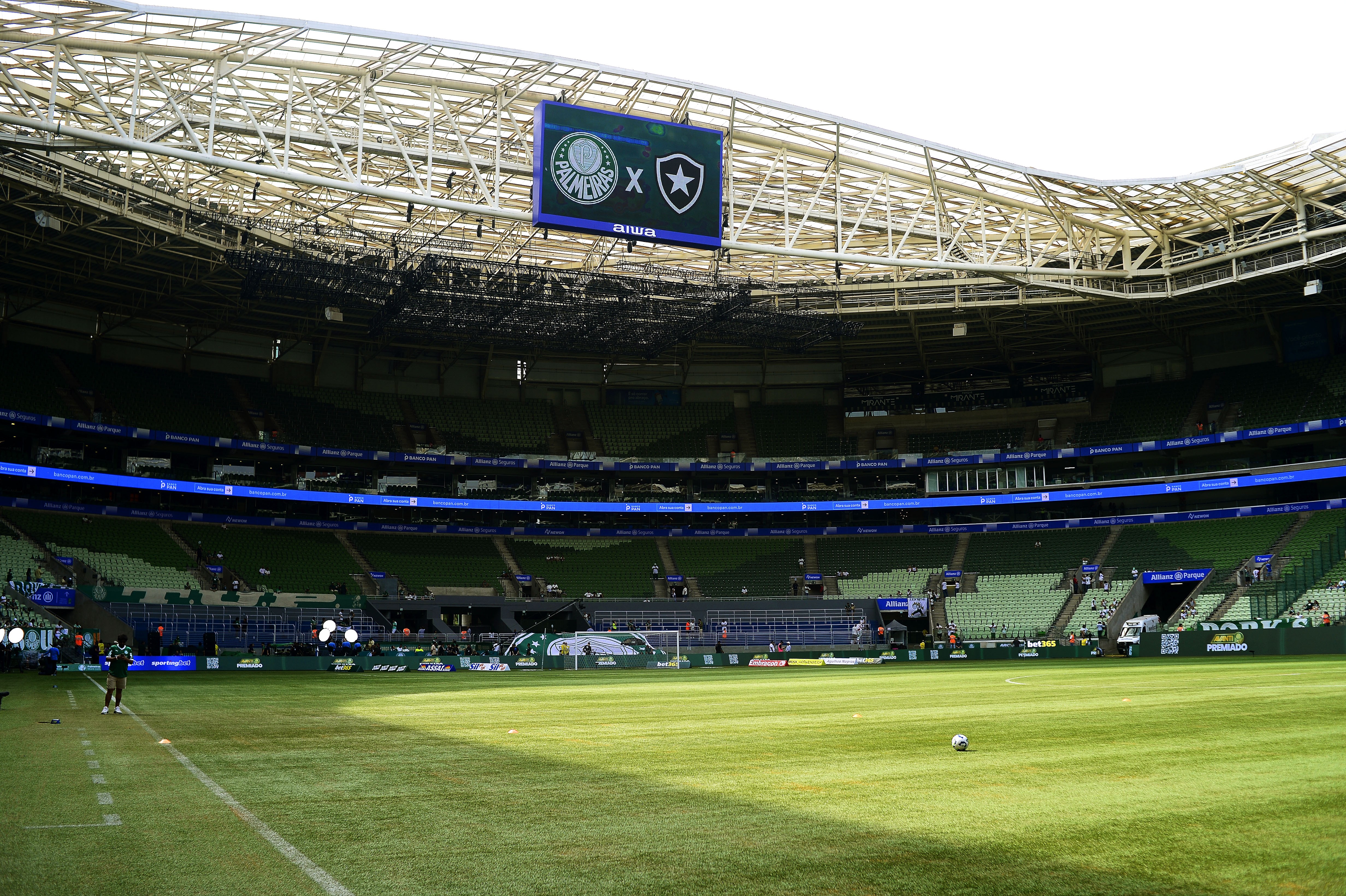 Santos desiste do Pacaembu e negocia para mandar jogo contra o Ceará no Allianz Parque 