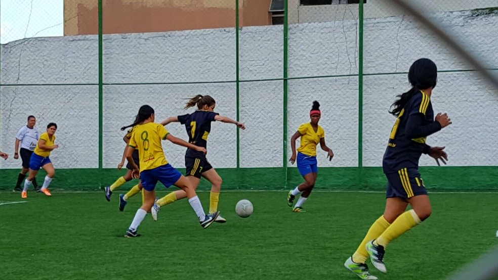 Futebol Society: Oito jogos abrem o 1º Torneio Feminino Barrabaxo