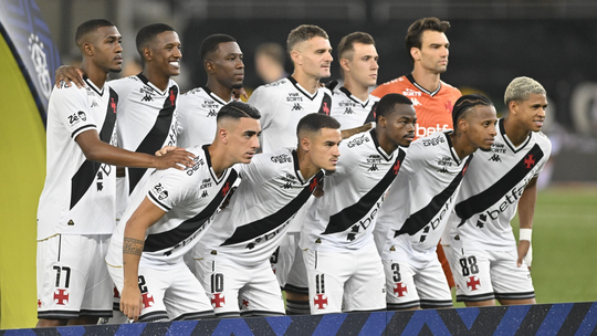 Contratação de um volante é uma das prioridades do Vasco para a próxima janela de transferências - Foto: (André Durão)