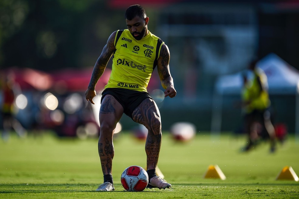 Gabigol em treino no Flamengo — Foto: Marcelo Cortês / CRF