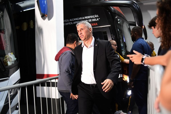 São Palo enfrenta Santos em 4° clássico do ano e tenta engrenar sequencia de vitórias! 