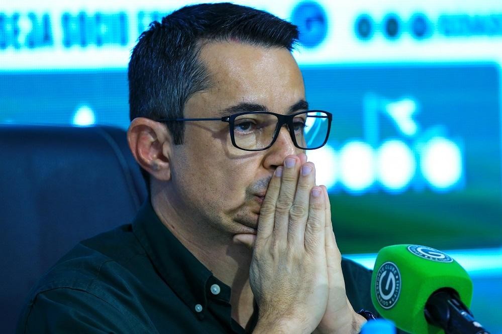 Presidente executivo do Goiás renuncia em meio à crise financeira; veja quem assume o clube