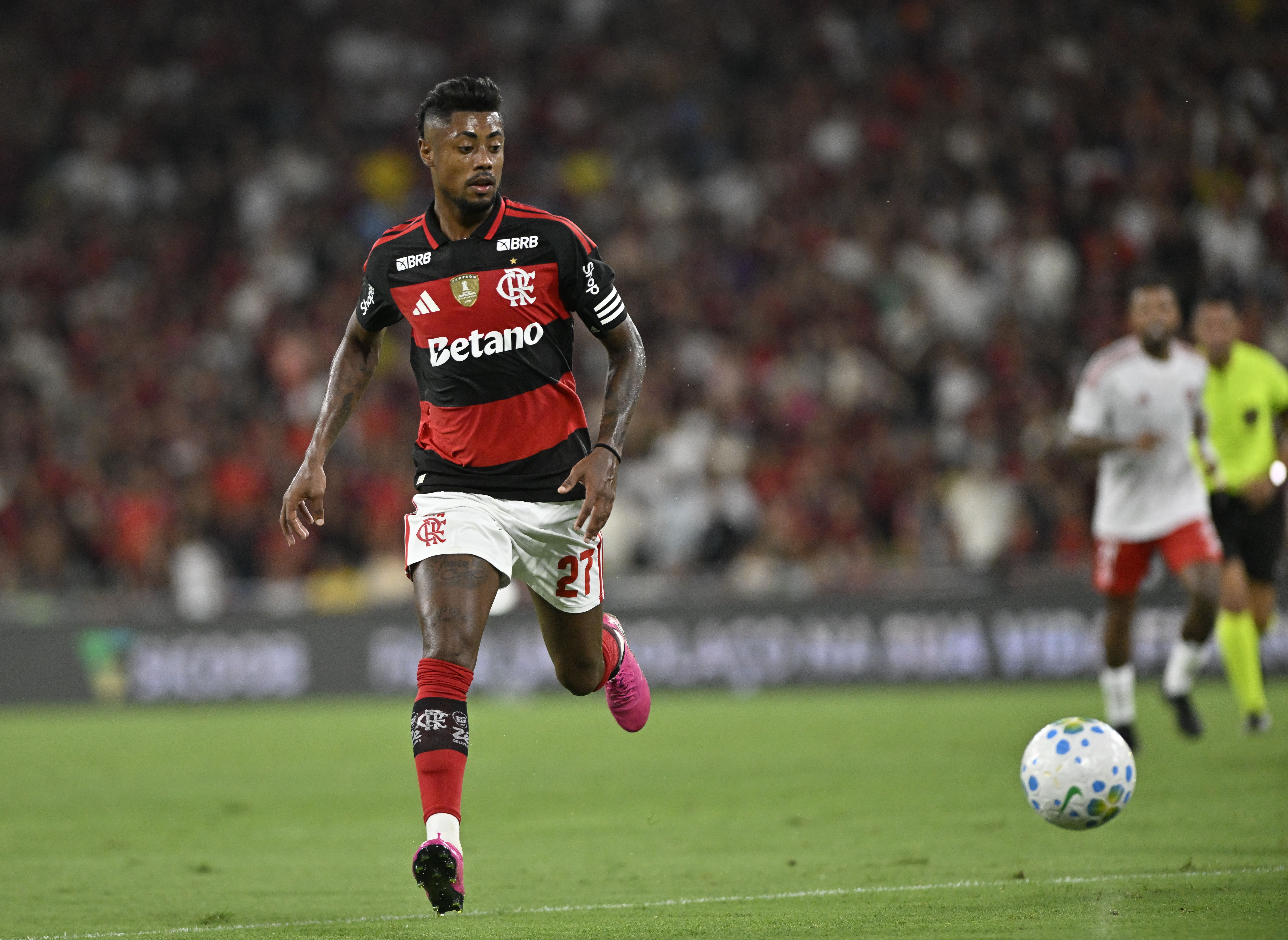 Flamengo encaminha renovação de contrato de Bruno Henrique | Ge