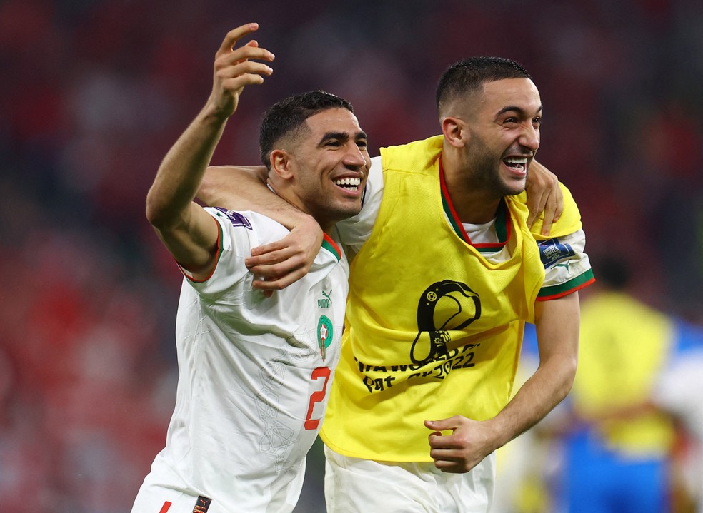 Hakimi e Ziyech de Marrocos — Foto: Hannah McKay/Reuters