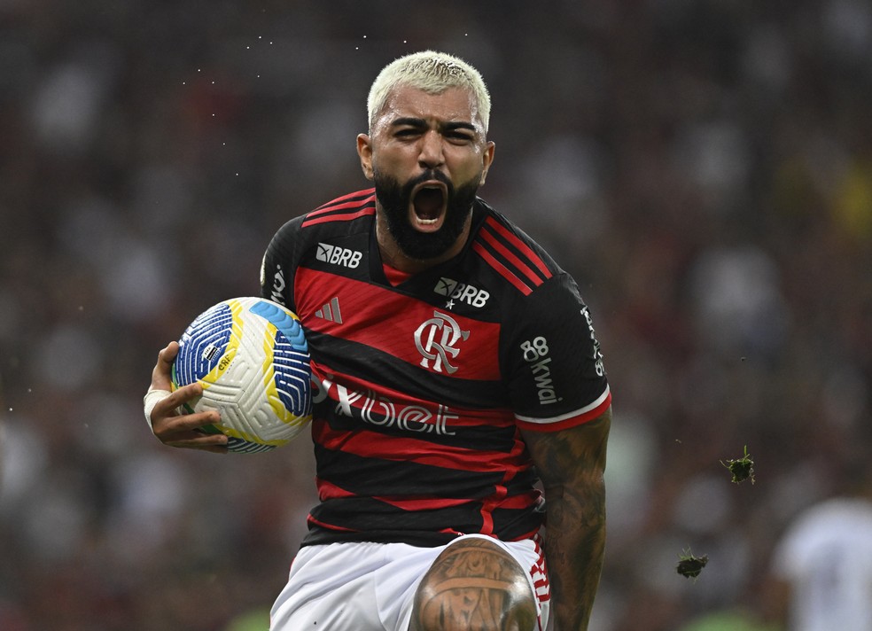 Gabigol comemora gol anulado pelo Flamengo — Foto: André Durão