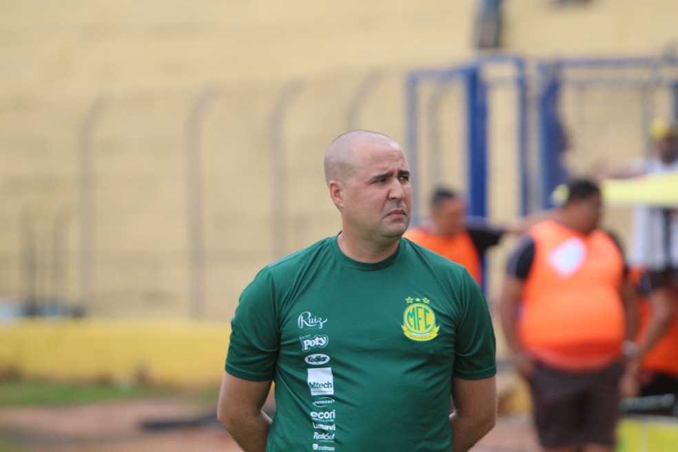 Primeira demissão de técnico em 13 anos dá certo e Mirassol arranca para  estreia histórica na Série B, mirassol