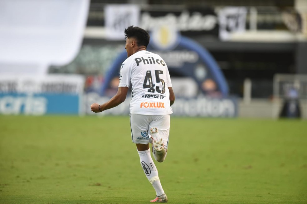 File:Ivonei - Campeonato Paulista Sub20- São Caetano 2 x 1 Santos