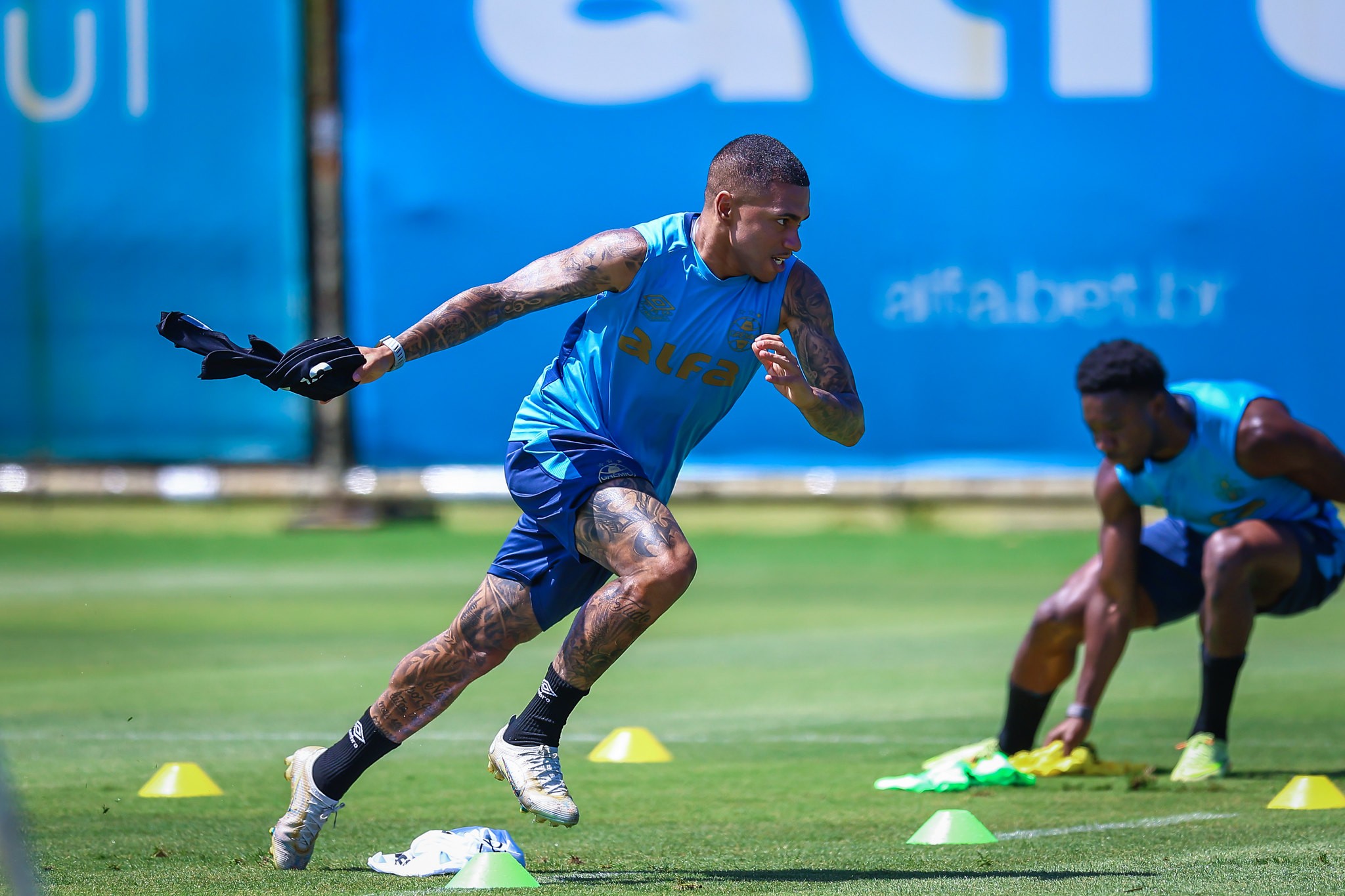 Grêmio encaminha saída de lateral para time mexicano; saiba mais  | Ge
