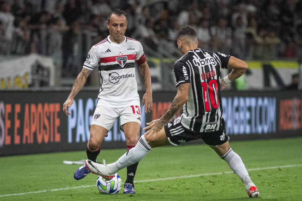 Rafinha em Atlético-MG x São Paulo — Foto: Fernando Moreno/AGIF