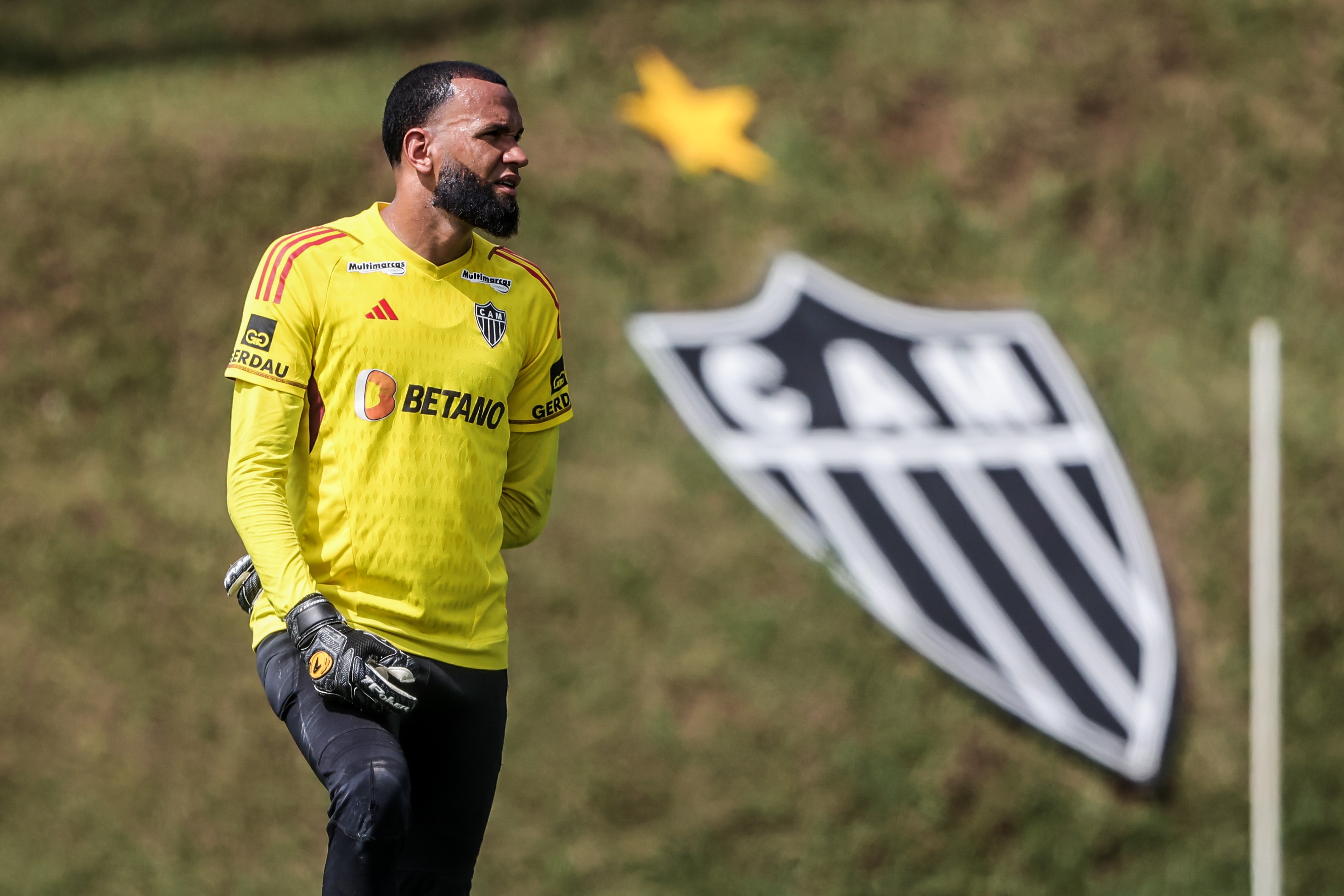 Atlético-MG renova com goleiro Everson, alvo do Bahia