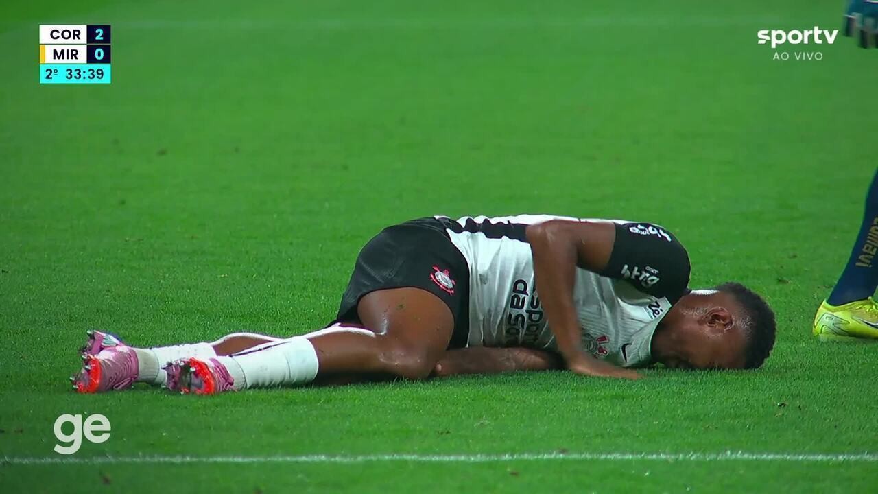Vitinho passa por cirurgia no joelho após lesão, e Corinthians planeja início de recuperação