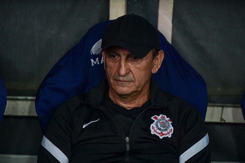 Ramón Díaz em Flamengo x Corinthians — Foto: Thiago Ribeiro/AGIF
