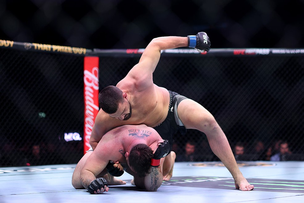 Brando Pericic nocauteou Louie Sutherland no primeiro round — Foto: Jasper Wax/Getty Images