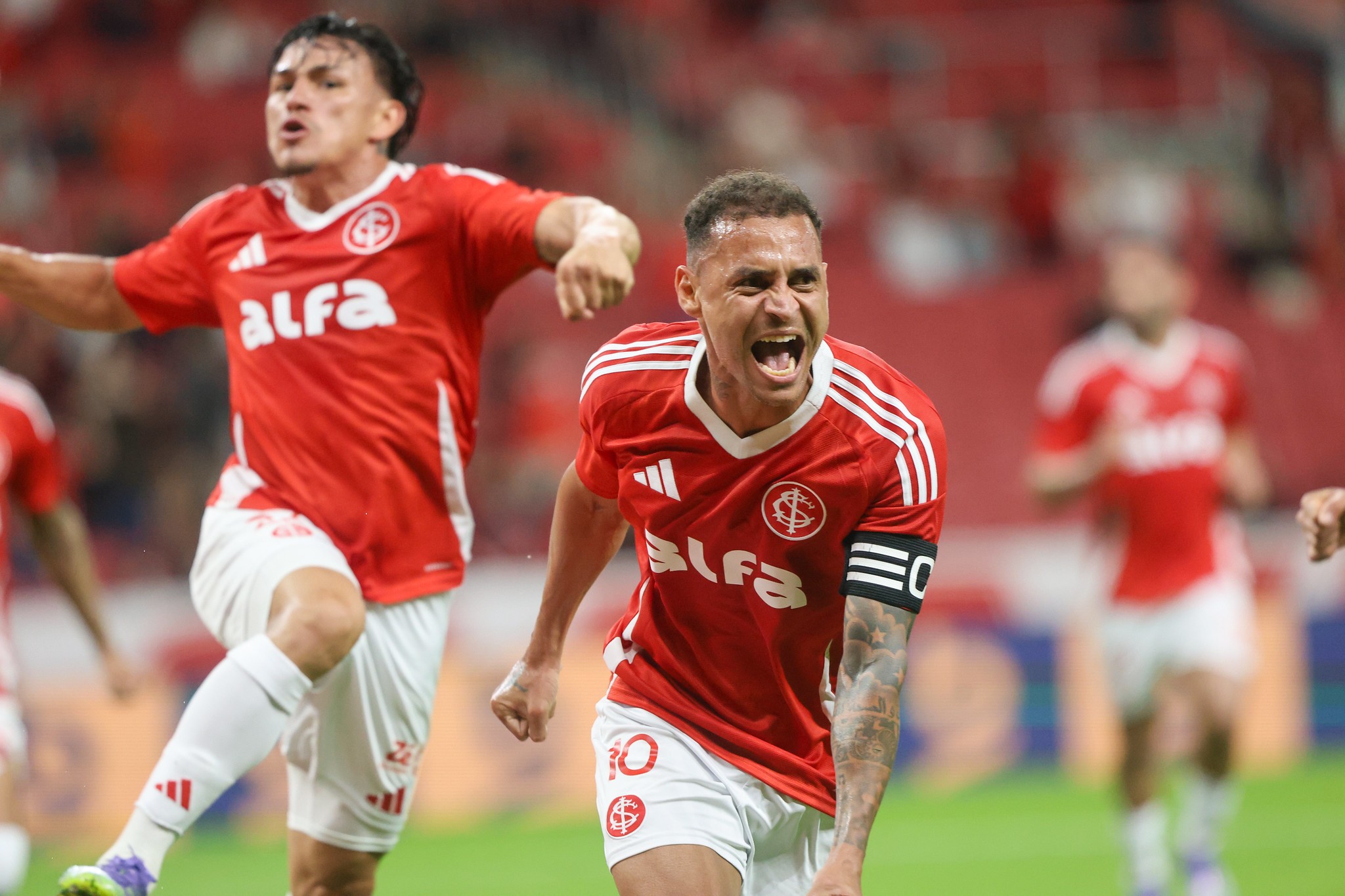 Roger cobra reação do Inter para reconquistar torcida; bastidores