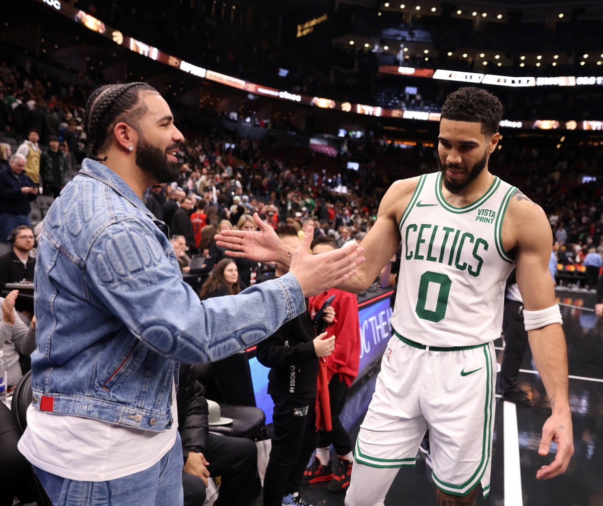 NBA: Drake aposta no título do Dallas e preocupa torcedores por fama de ...