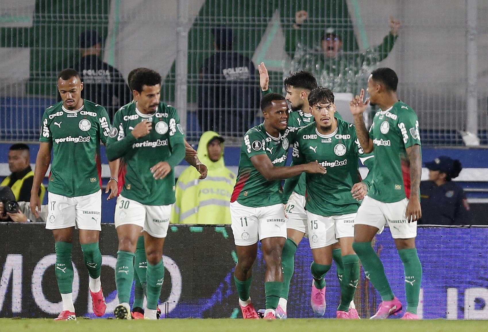 Trio do Palmeiras comemora classificação no Paraguai: "Não perdemos a confiança"