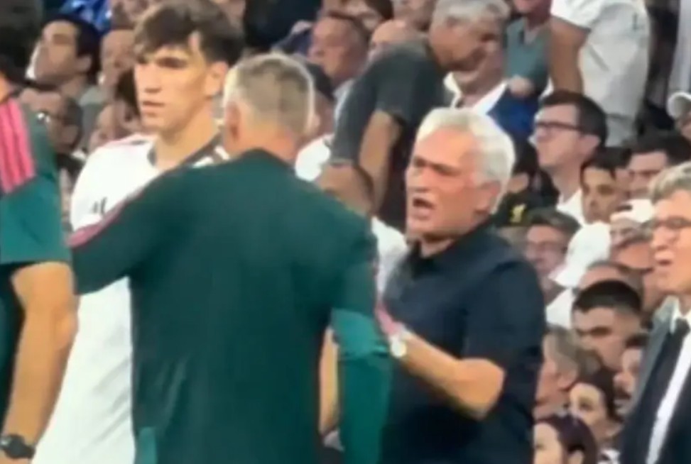 Mourinho perde a paciência com auxiliar antes de substituição no Real Madrid