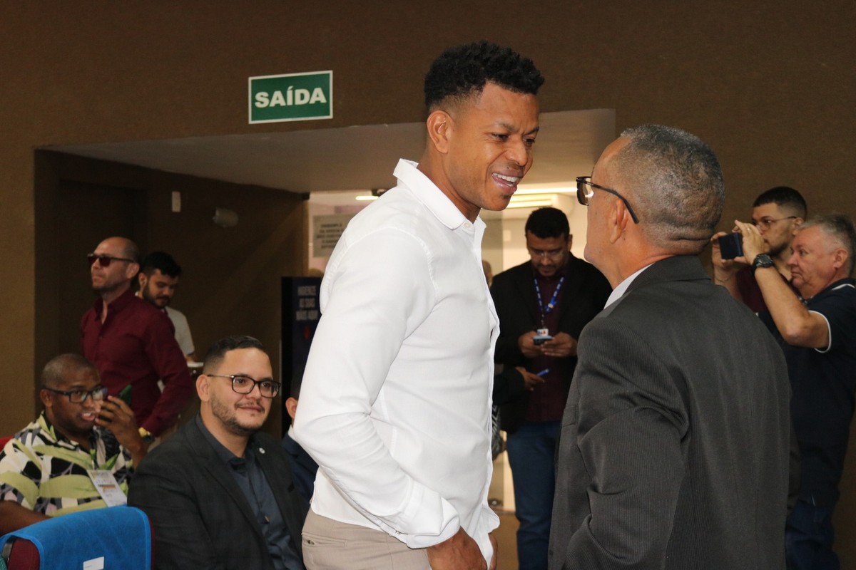 Ex-zagueiro do São Paulo trabalha em projeto de lei voltado para organizadas: 